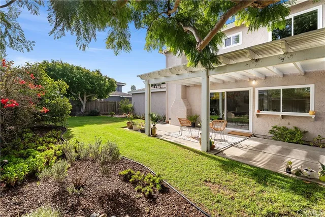 $1,300,000 | 17942 Caledonia Circle, Huntington Beach, CA 92647
