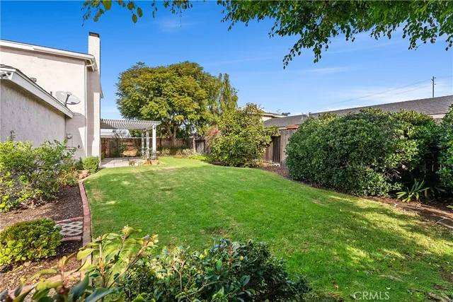 $1,300,000 | 17942 Caledonia Circle, Huntington Beach, CA 92647
