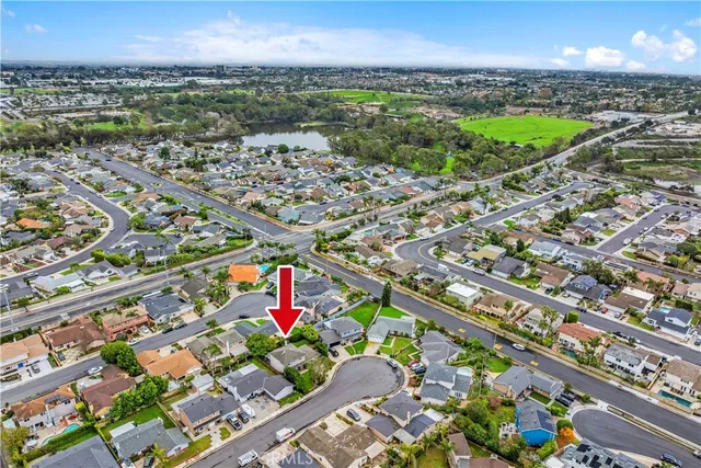 $1,300,000 | 17942 Caledonia Circle, Huntington Beach, CA 92647