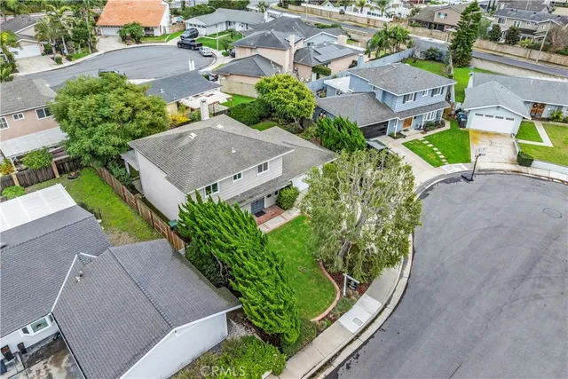 $1,300,000 | 17942 Caledonia Circle, Huntington Beach, CA 92647