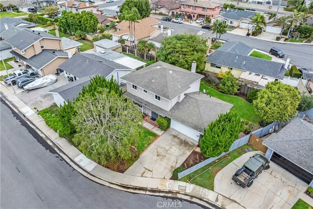 $1,300,000 | 17942 Caledonia Circle, Huntington Beach, CA 92647