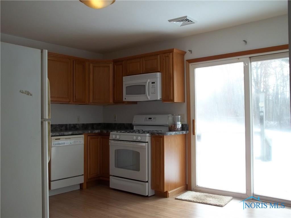 9617 Old State Line Road Holland, OH 43528 - Photo 3 of 20 Gallery Image 3