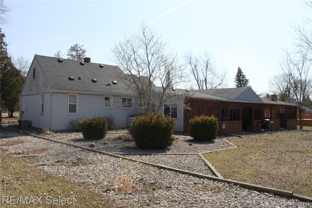 5297 North State Road Davison, MI 48423 - Photo 26 of 30 IMG_1103.JPG