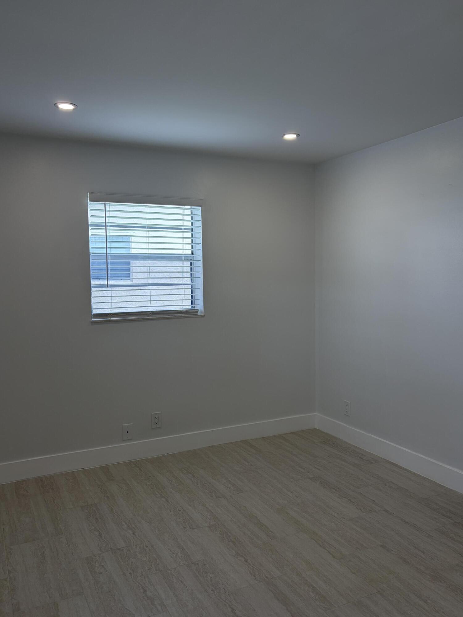 2812 Duke Lane Delray Beach, FL 33445 - Photo 9 of 21 IMG_0927