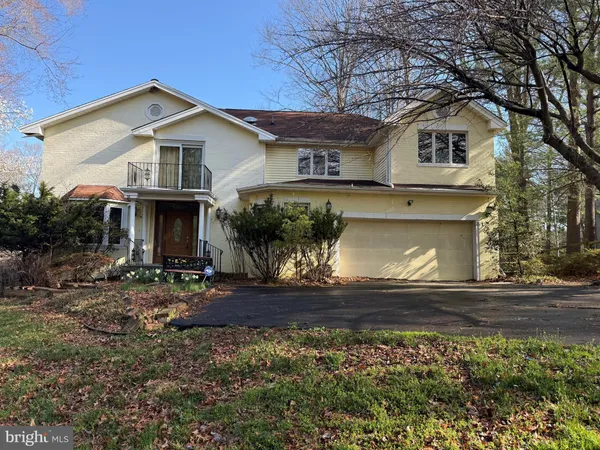 $1,200,000 | 10910 Miller Road, Oakton, VA 22124