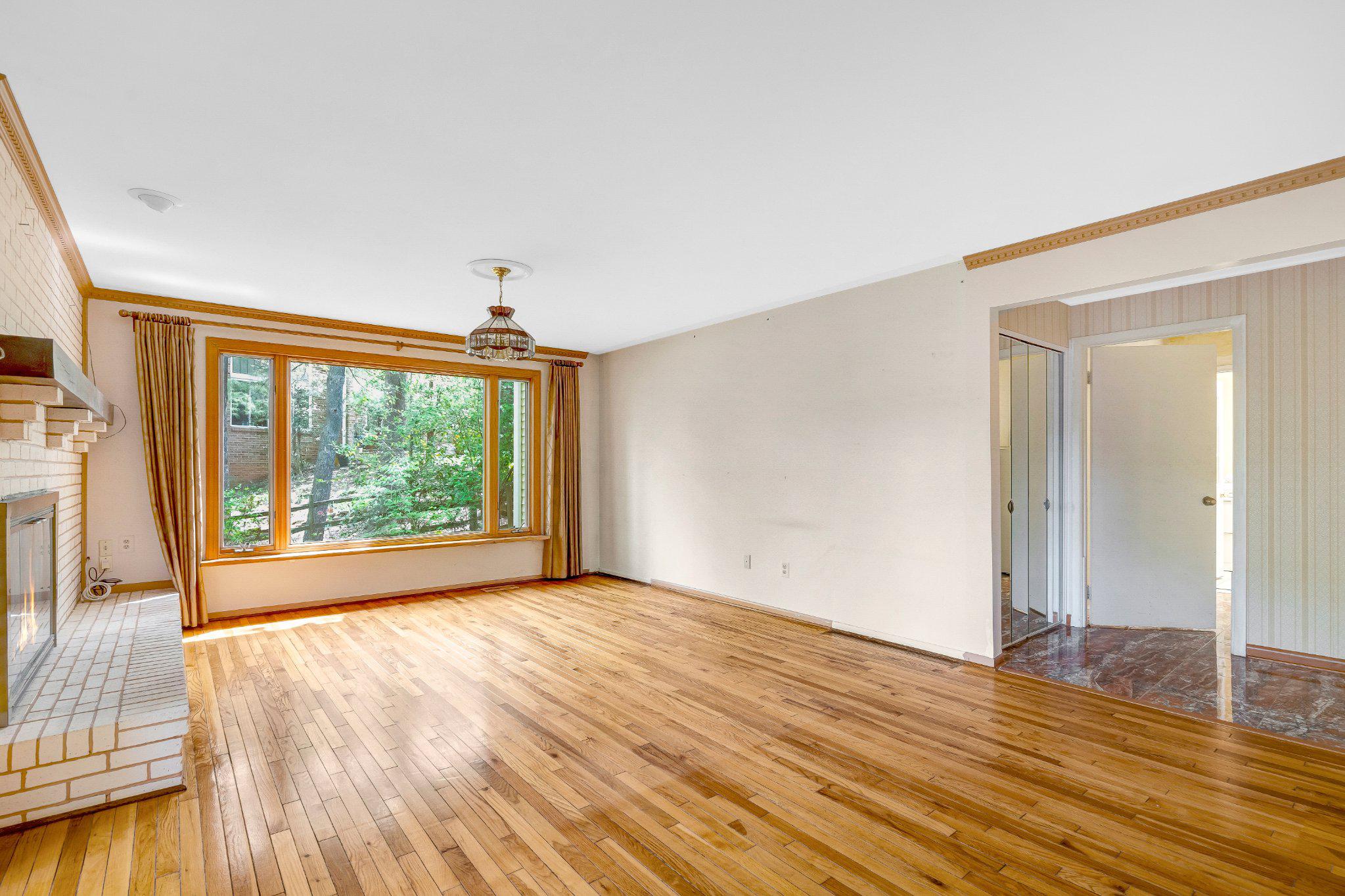 10910 Miller Road Oakton, VA 22124 - Photo 16 of 58 Bright and airy living space awaits.