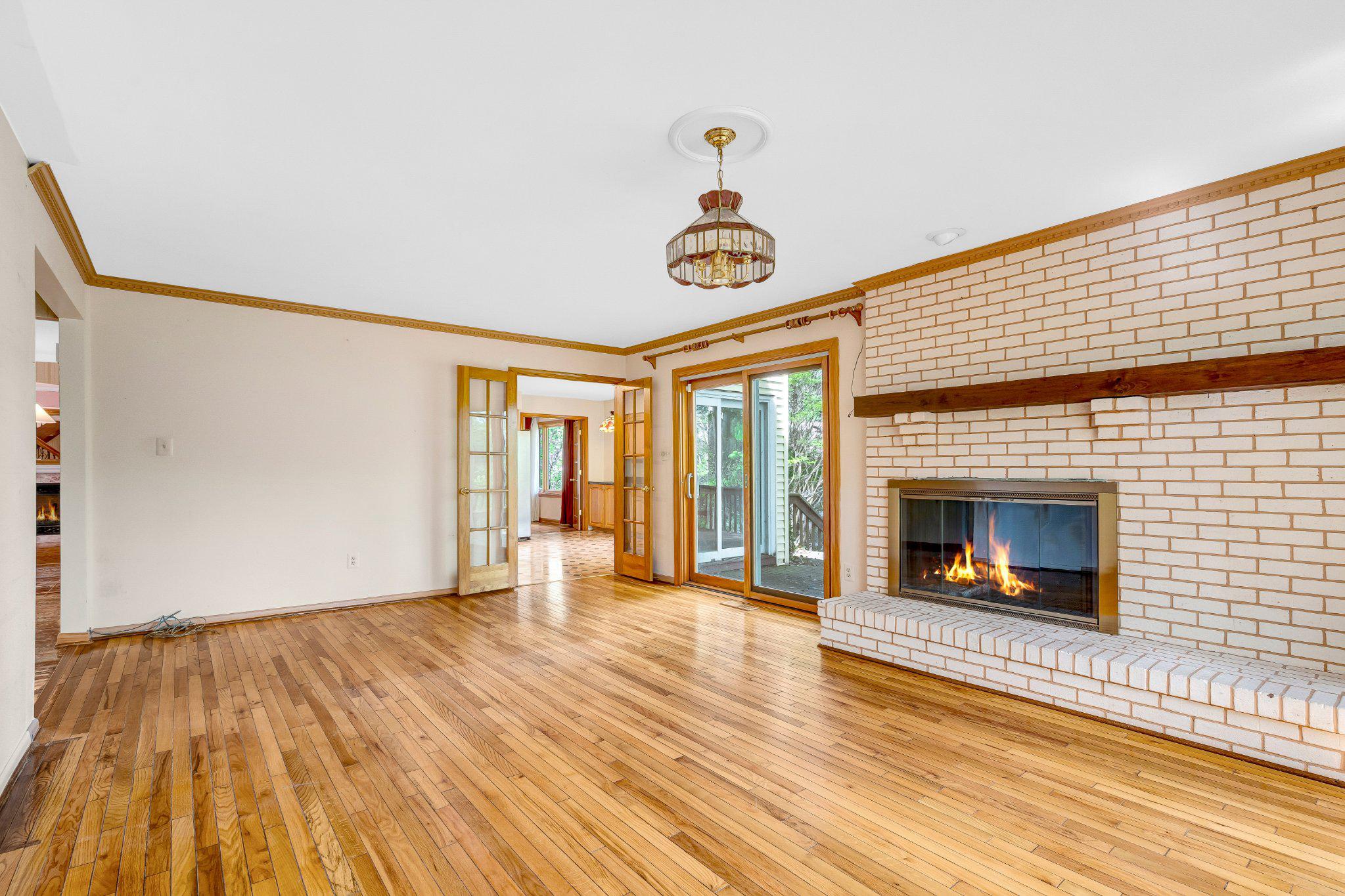 10910 Miller Road Oakton, VA 22124 - Photo 18 of 58 Inviting space with warm wooden floors.