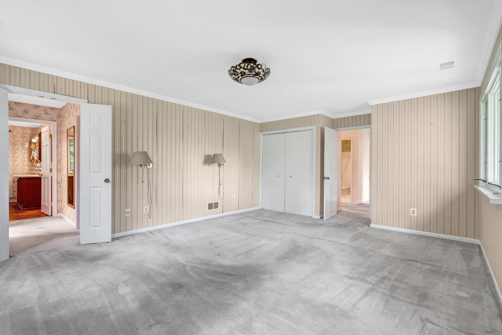 10910 Miller Road Oakton, VA 22124 - Photo 24 of 58 Spacious room with classic charm.