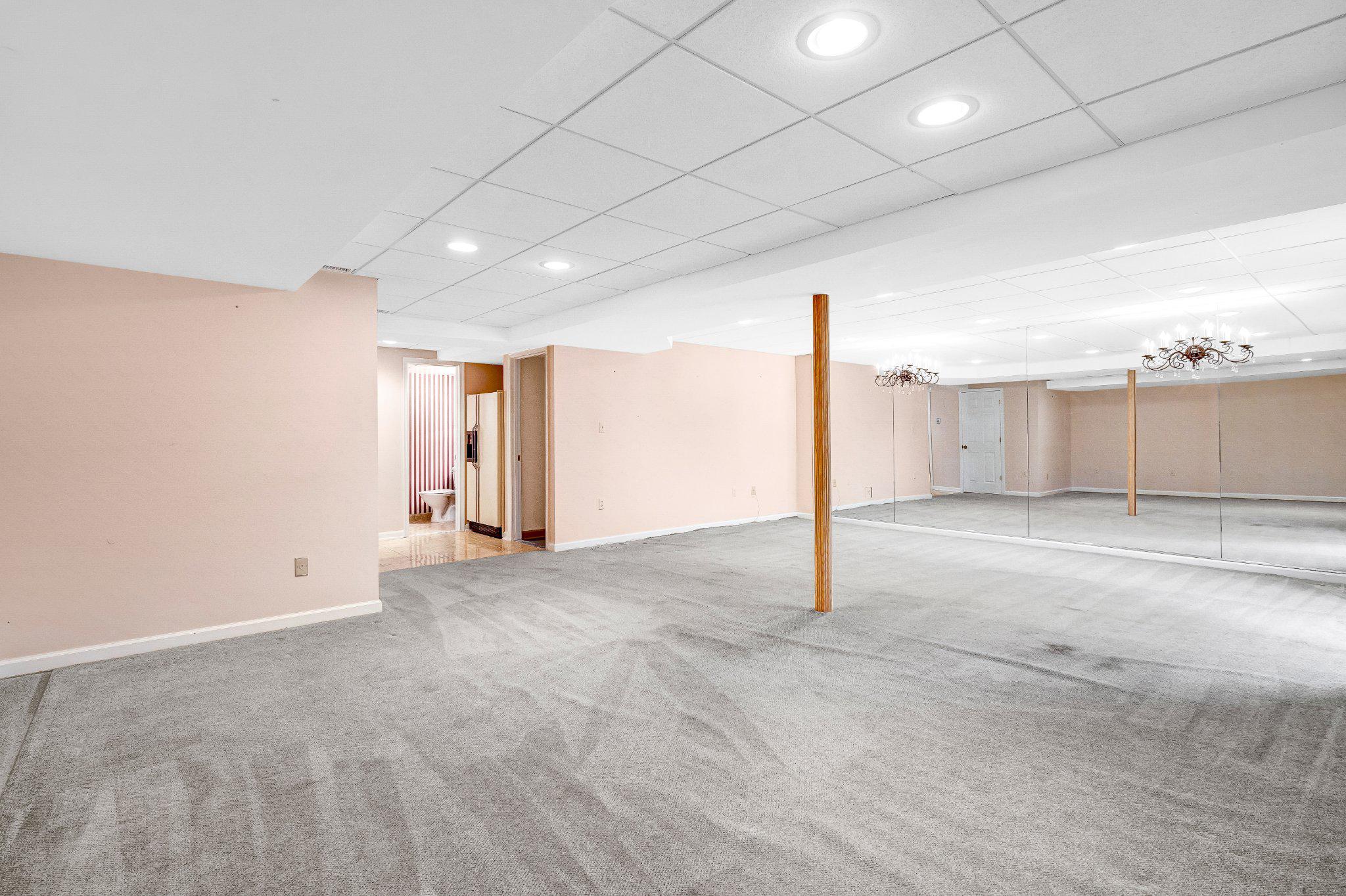 10910 Miller Road Oakton, VA 22124 - Photo 45 of 58 Spacious, versatile blank canvas awaits.