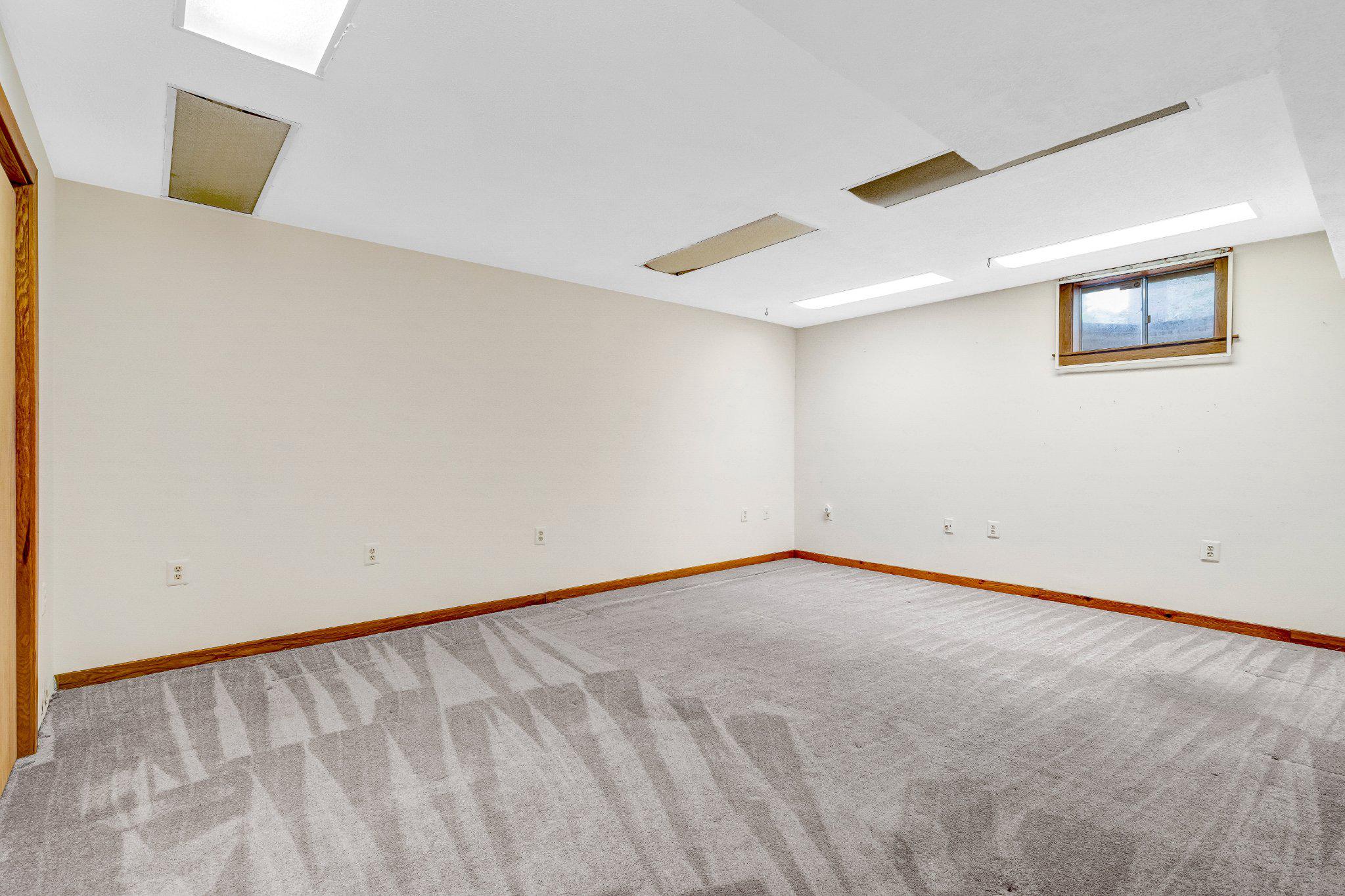 10910 Miller Road Oakton, VA 22124 - Photo 49 of 58 Versatile space ready for your vision.