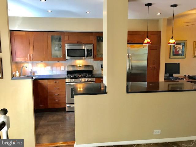 3404 Gunston Road Alexandria, VA 22302 - Photo 2 of 30 Kitchen
