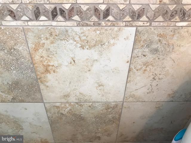3404 Gunston Road Alexandria, VA 22302 - Photo 14 of 30 Bath