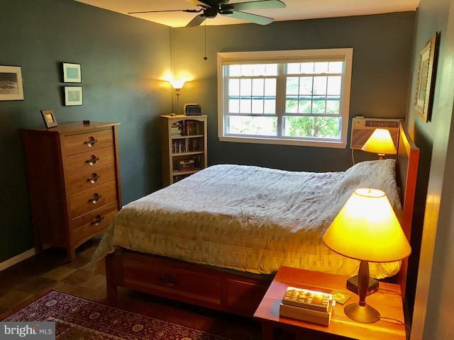 3404 Gunston Road Alexandria, VA 22302 - Photo 18 of 30 Bedroom (Master)