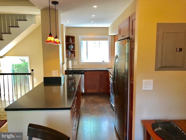 3404 Gunston Road Alexandria, VA 22302 - Photo 6 of 30 Kitchen