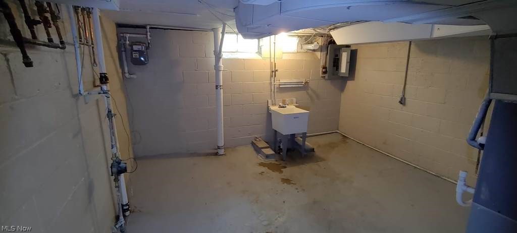 2411 South Taylor Road Cleveland, OH 44118 - Photo 17 of 18 Gallery Image 17
