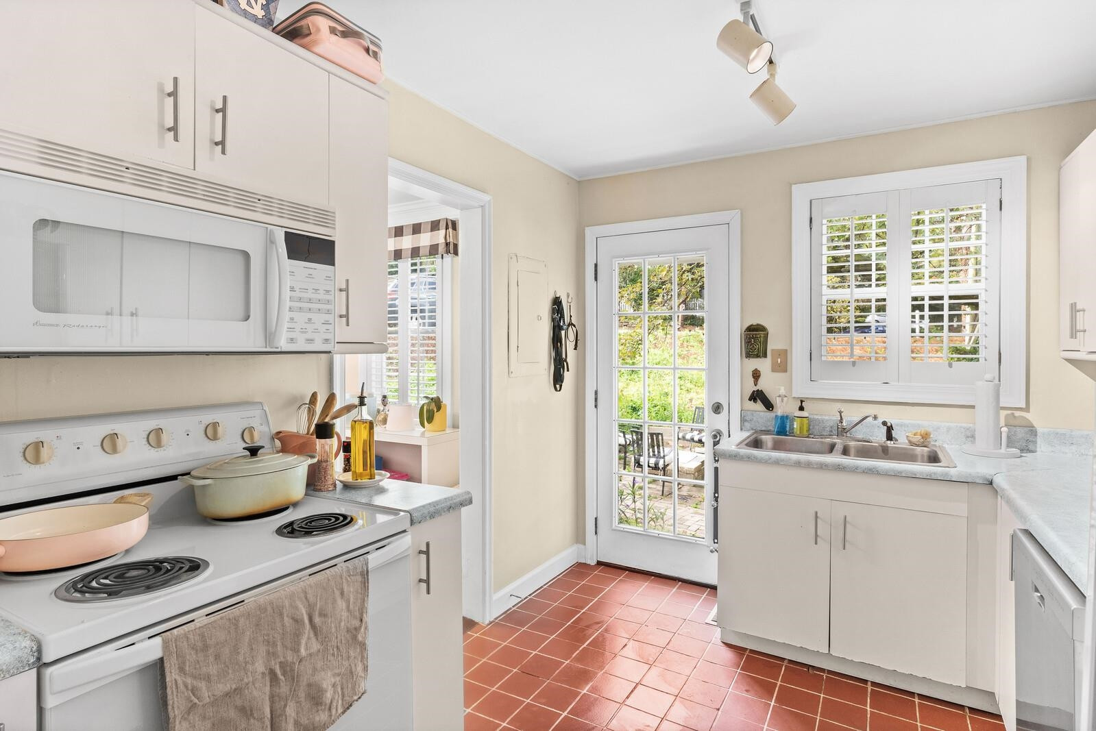 2801 Oberlin Road Raleigh, NC 27608 - Photo 13 of 30 Photo 13