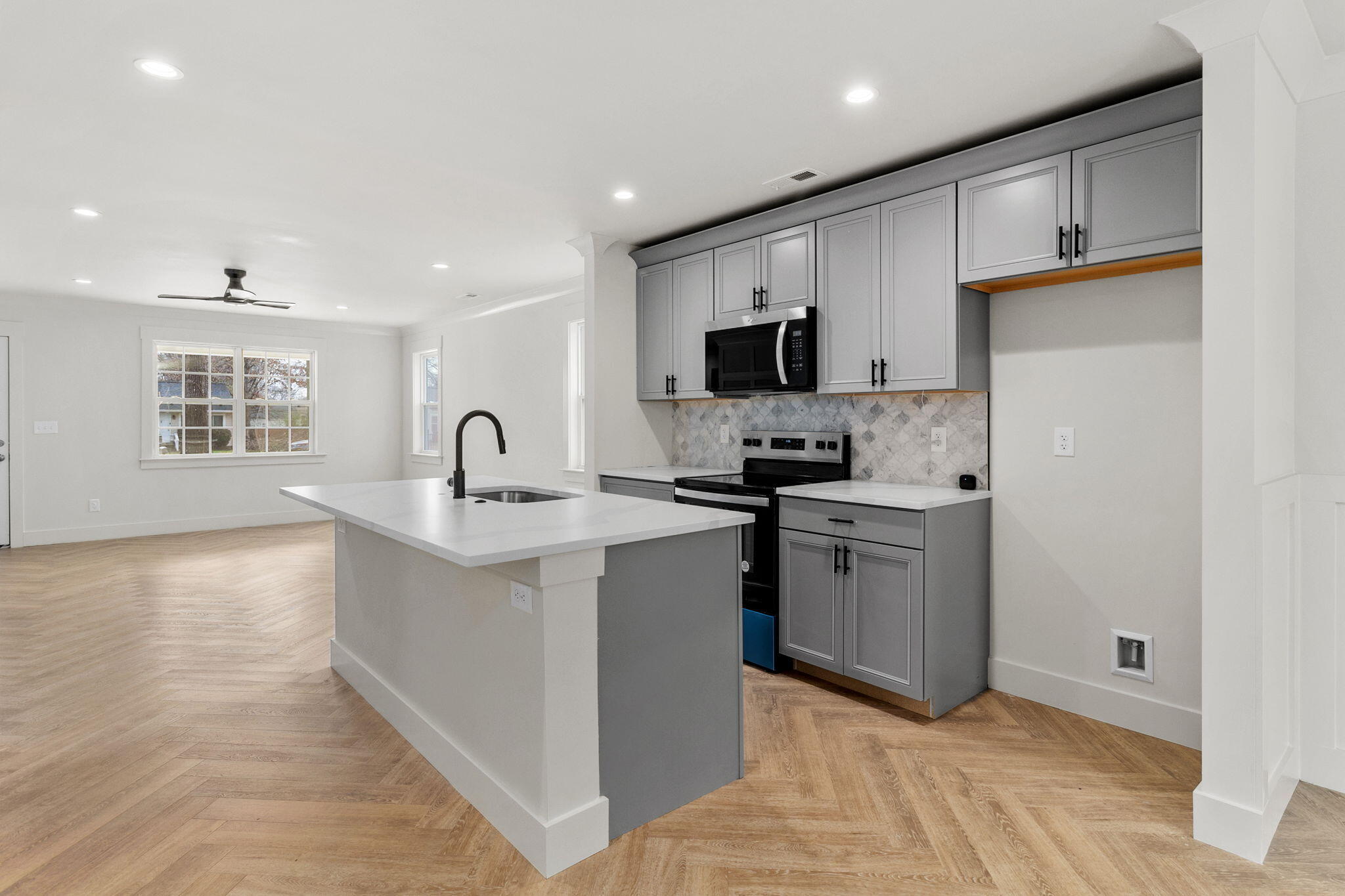 119 North Moore Road Chattanooga, TN 37411 - Photo 11 of 37 a great flow for the chef!