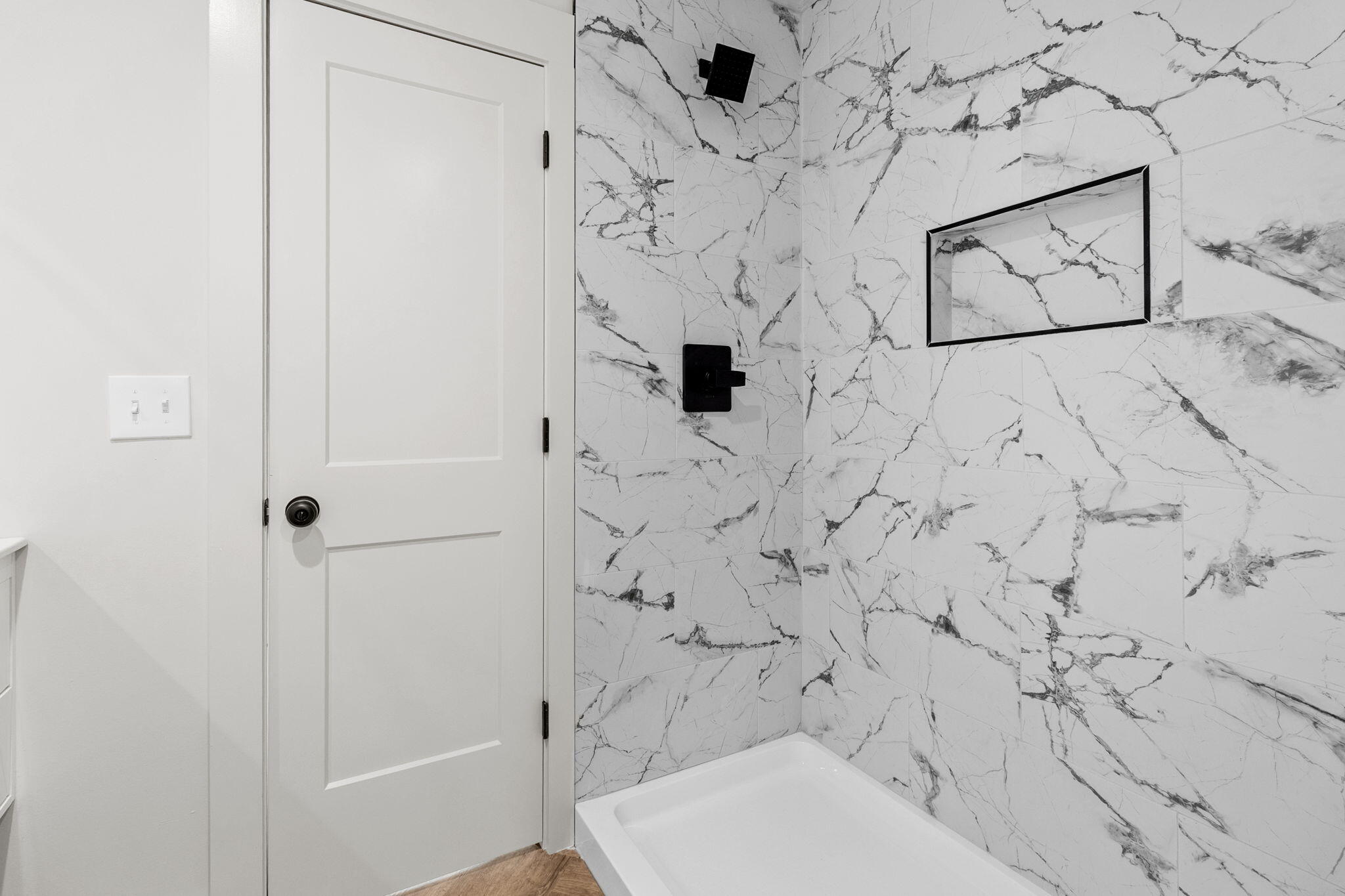 119 North Moore Road Chattanooga, TN 37411 - Photo 22 of 37 Primary Suite shower