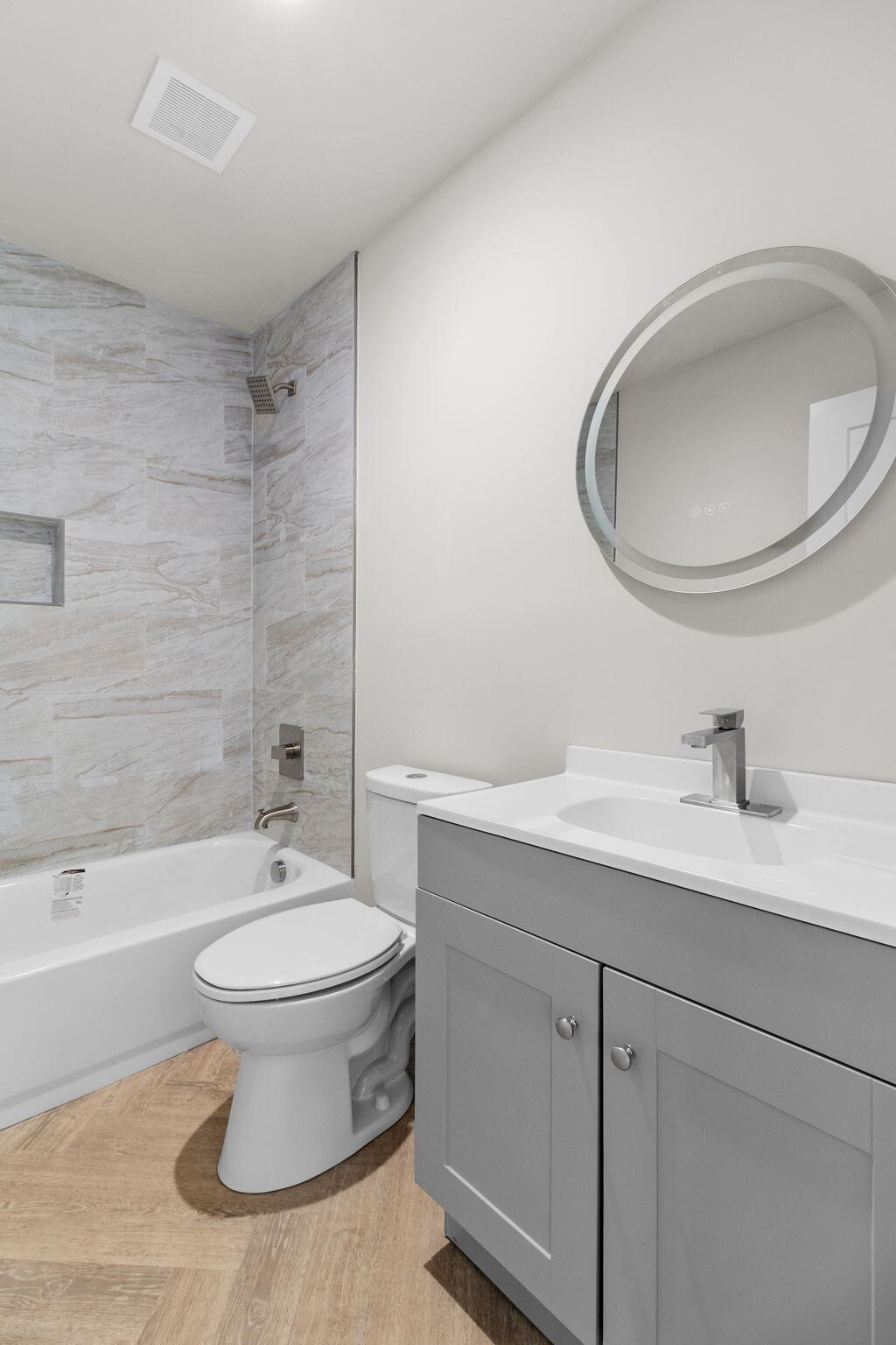 119 North Moore Road Chattanooga, TN 37411 - Photo 28 of 37 full hall bath