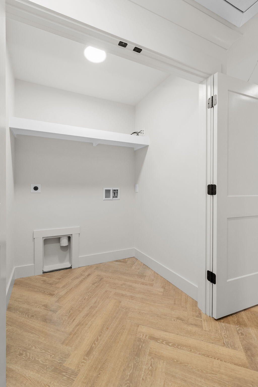 119 North Moore Road Chattanooga, TN 37411 - Photo 32 of 37 laundry room