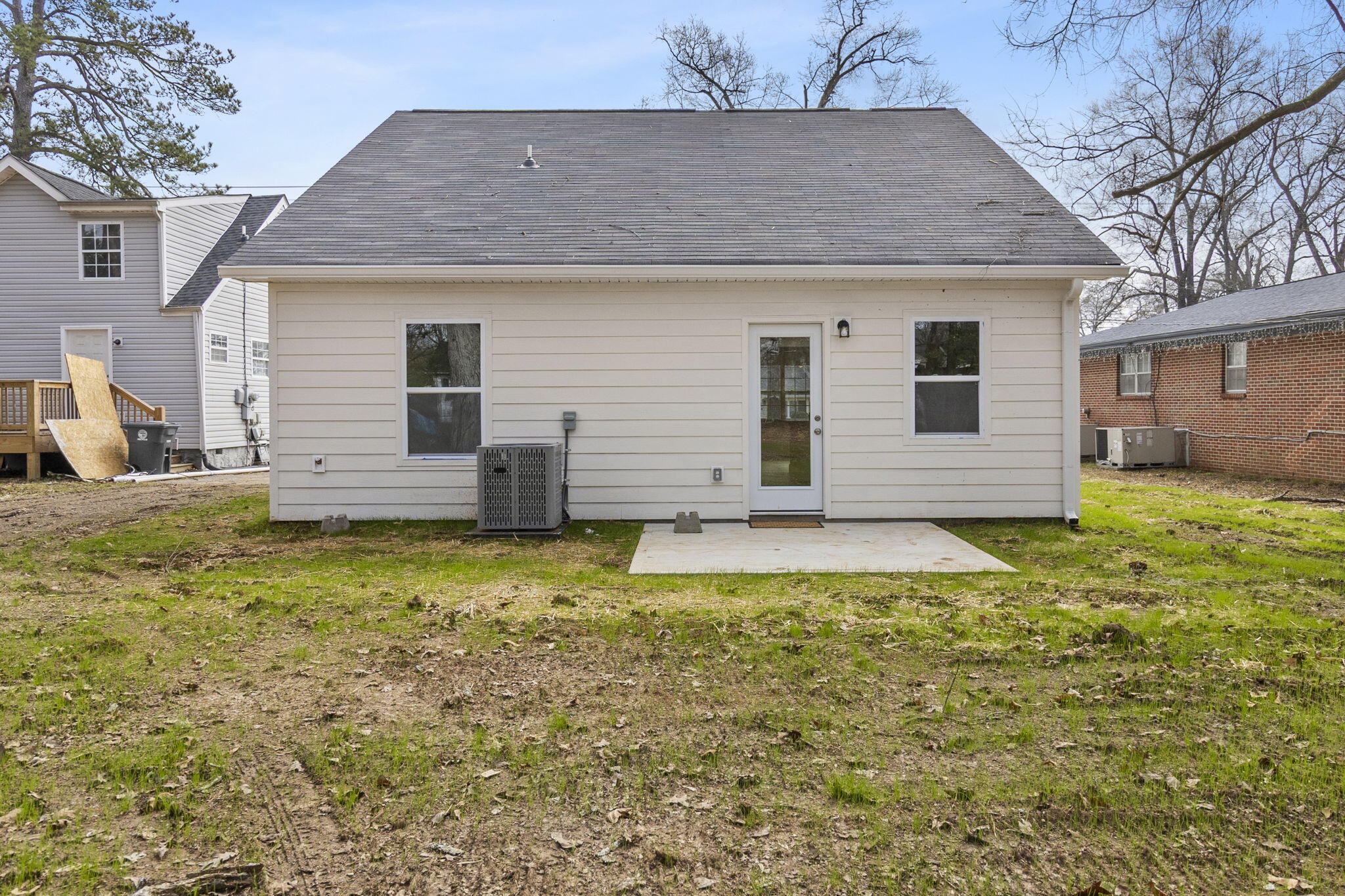 119 North Moore Road Chattanooga, TN 37411 - Photo 35 of 37 lovely patio off dining