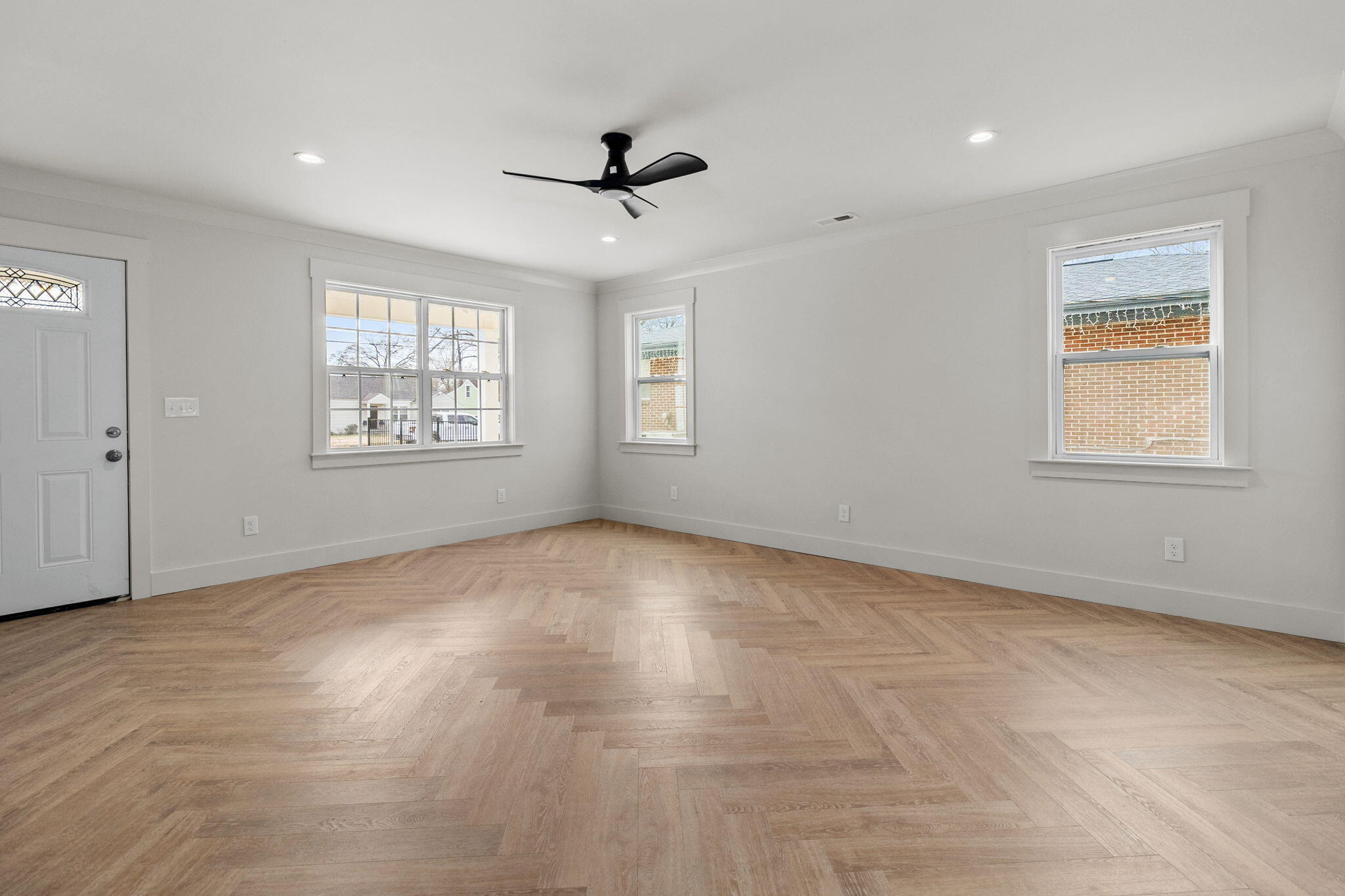 119 North Moore Road Chattanooga, TN 37411 - Photo 6 of 37 lots of natural light