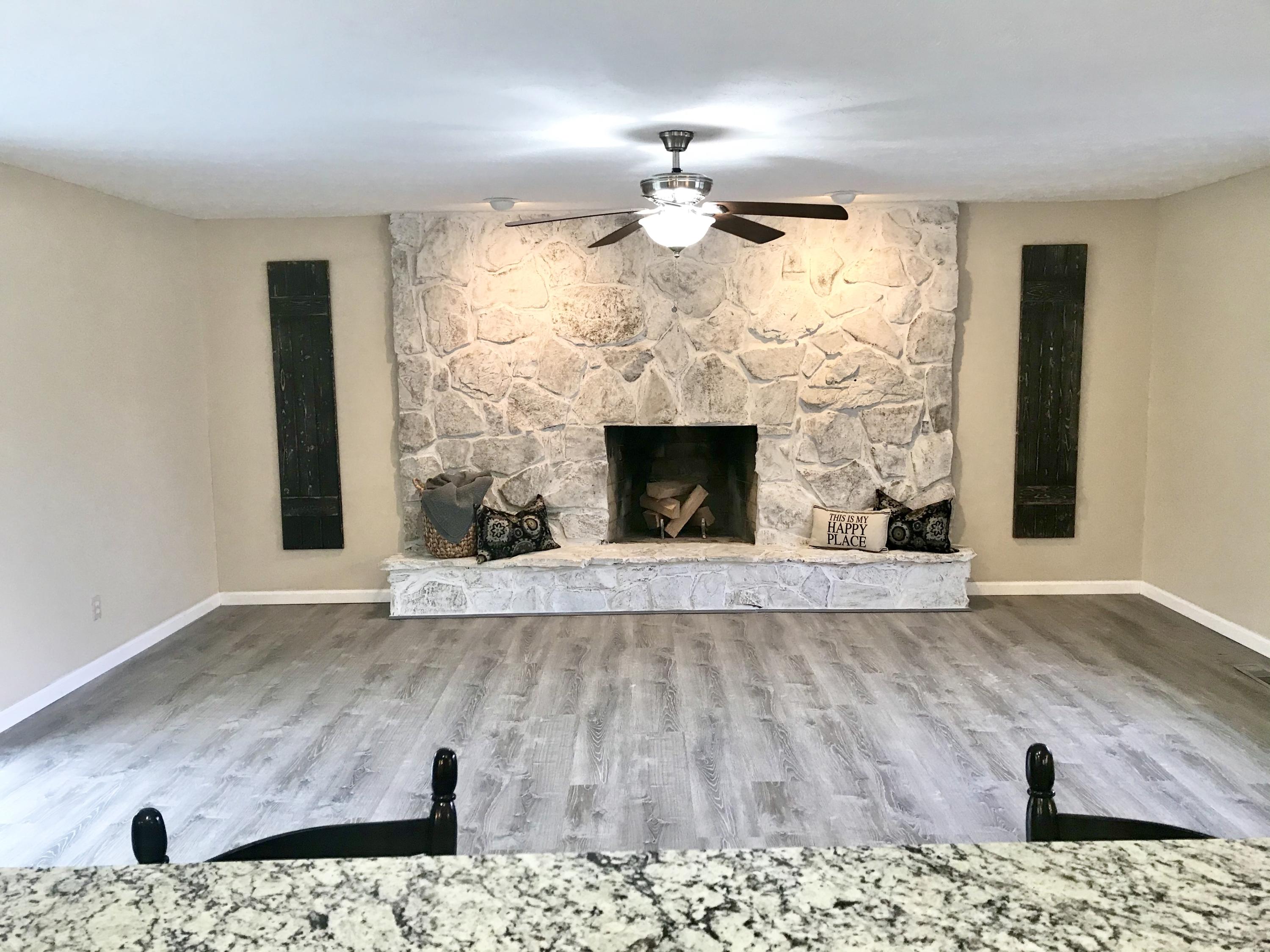 114 Oak Hill Road Clinton, TN 37716 - Photo 11 of 28 Open Family Room