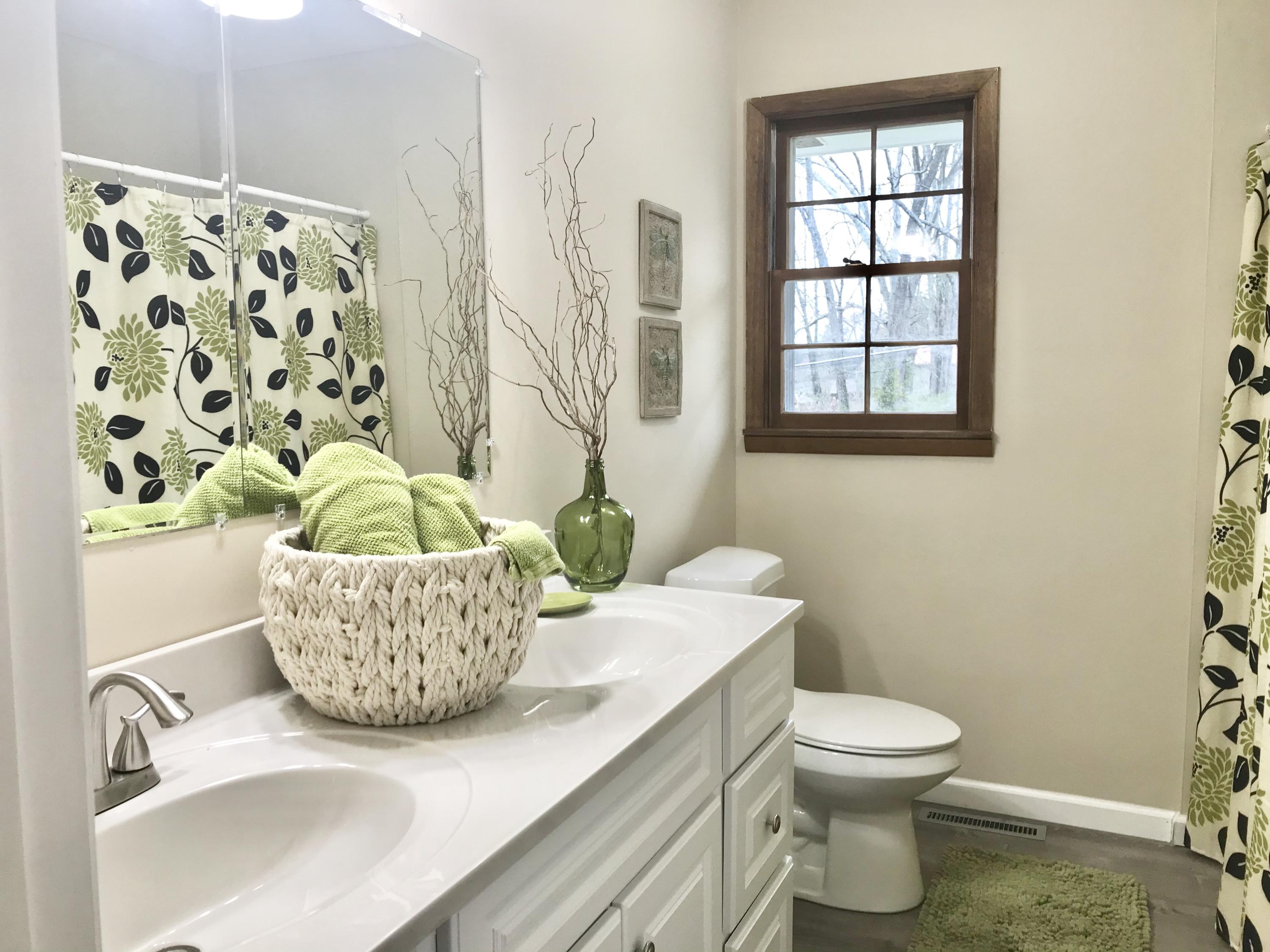114 Oak Hill Road Clinton, TN 37716 - Photo 14 of 28 Hall Bathroom