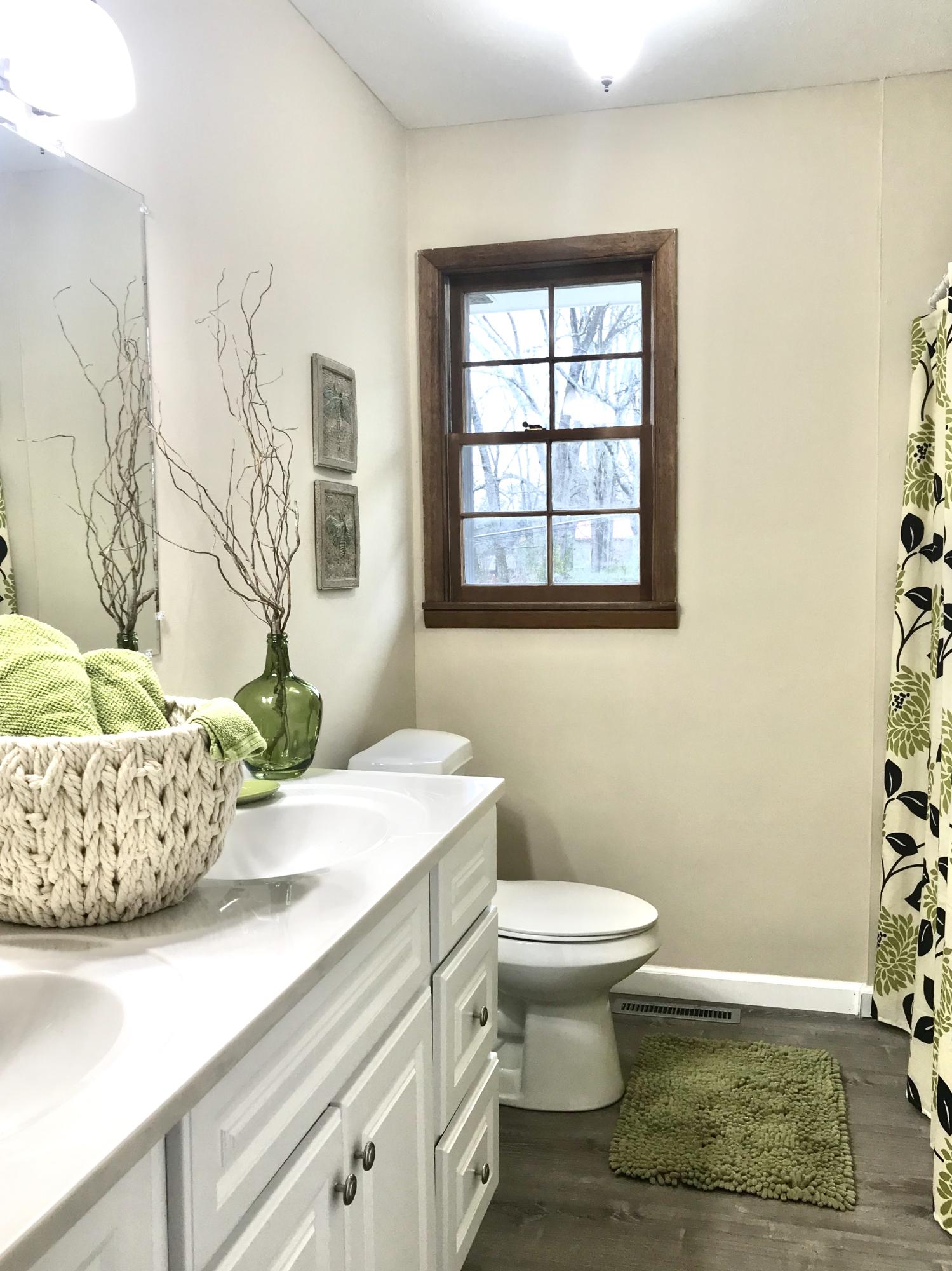 114 Oak Hill Road Clinton, TN 37716 - Photo 16 of 28 Hall Bathroom