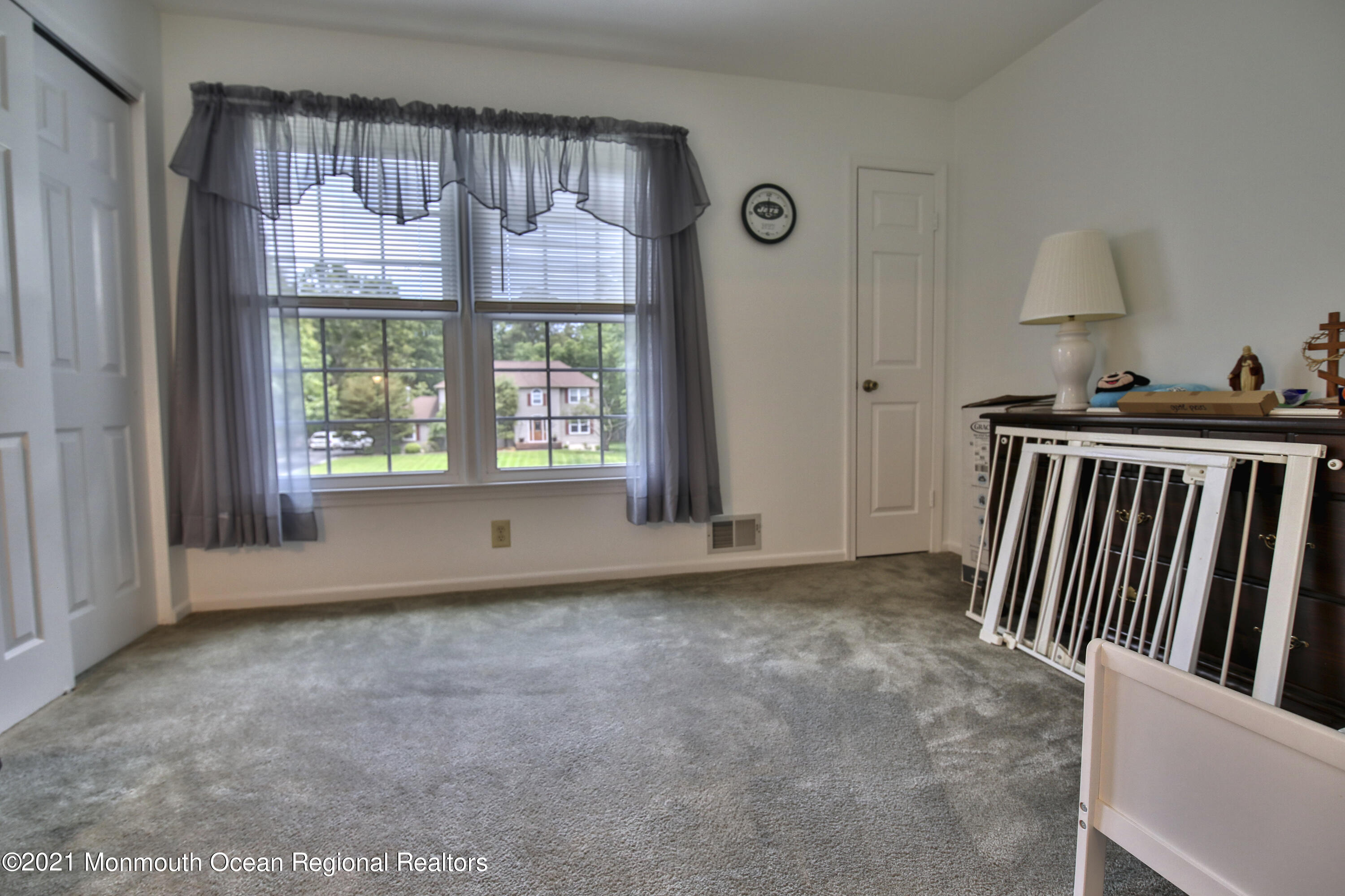 10 Rue Monet Jackson, NJ 08527 - Photo 22 of 30 an empty room with windows