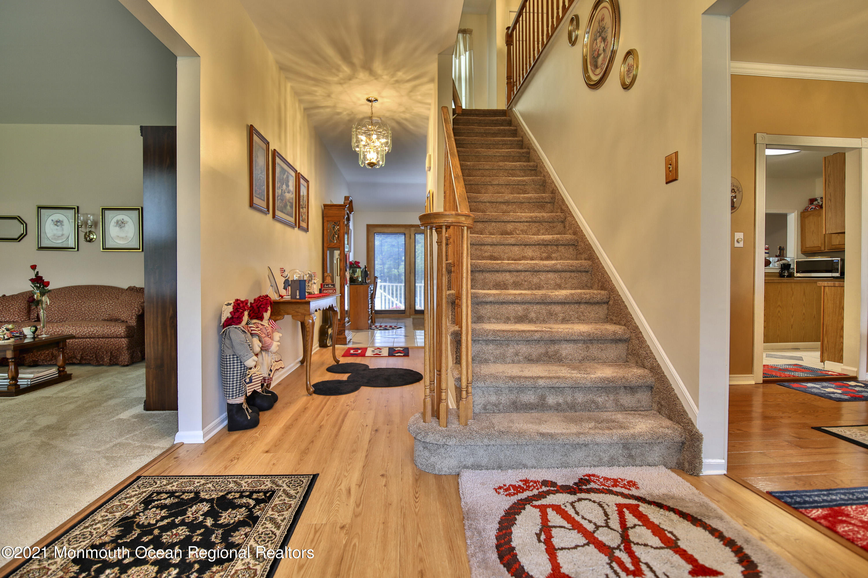 10 Rue Monet Jackson, NJ 08527 - Photo 5 of 30 a view of living room kitchen and entryway