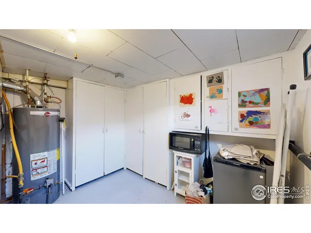 a black and white photo of a living room