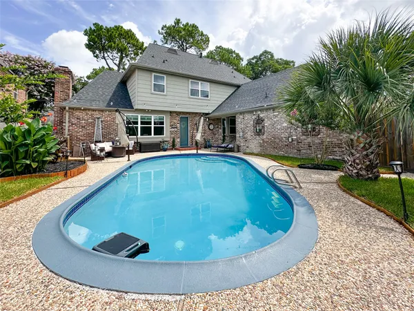 $680,000 | 15735 Fleetwood Oaks Drive, Houston, TX 77079