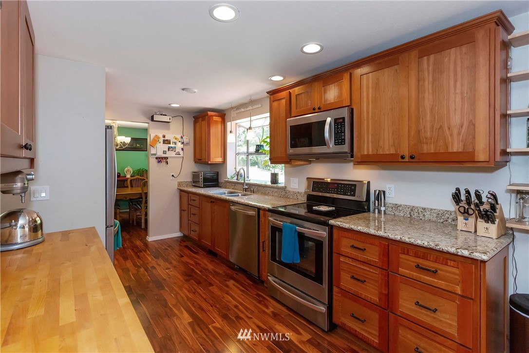 1310 Southwest Station Circle Road Port Orchard, WA 98367 - Photo 7 of 40 Gallery Image 7