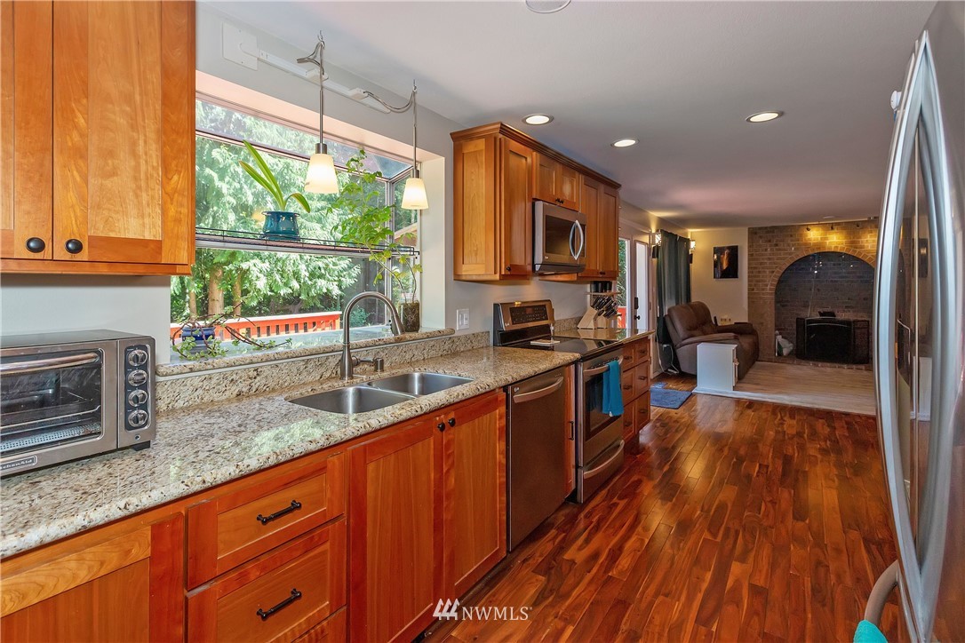1310 Southwest Station Circle Road Port Orchard, WA 98367 - Photo 9 of 40 Gallery Image 9