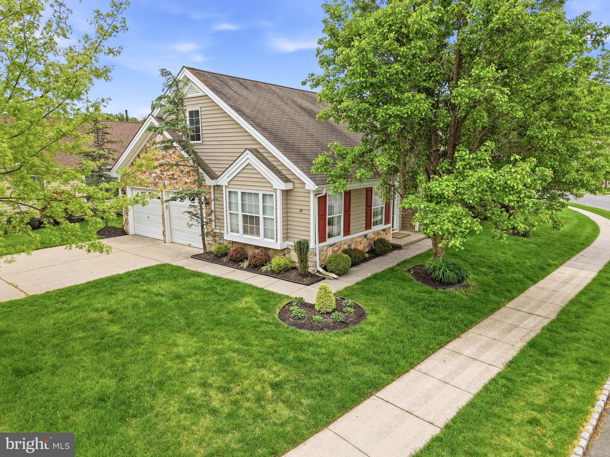 29 Autumn Lane Sewell, NJ 08080 - Photo 4 of 53 Great corner location!