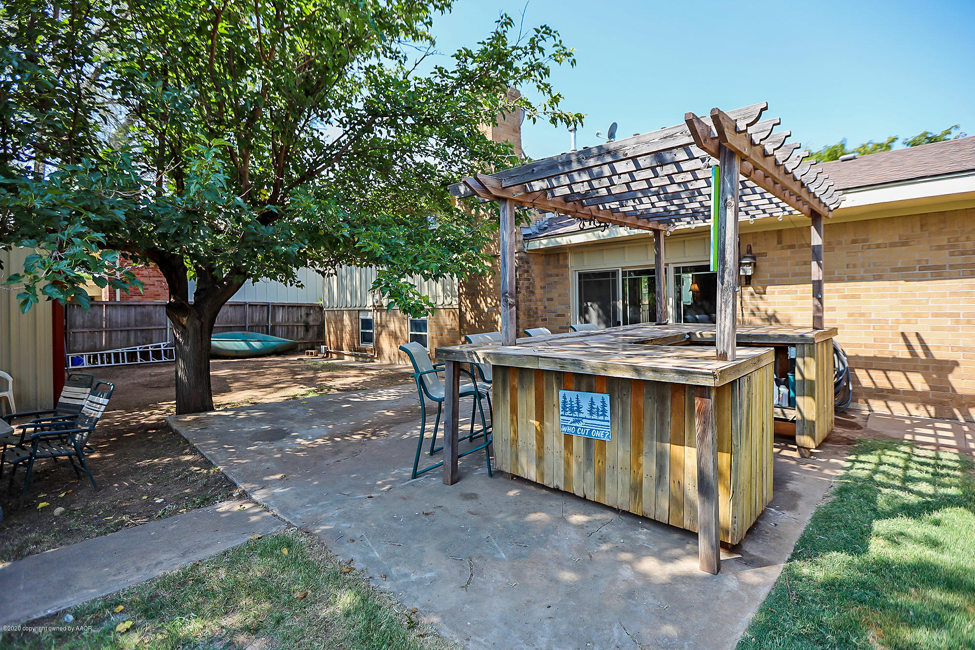 3703 Kingston Road Amarillo, TX 79109 - Photo 5 of 37 Back Patio with Bar
