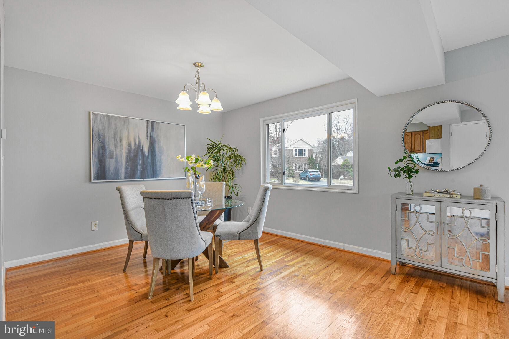 10321 Wood Road Fairfax, VA 22030 - Photo 14 of 55 Dining Room