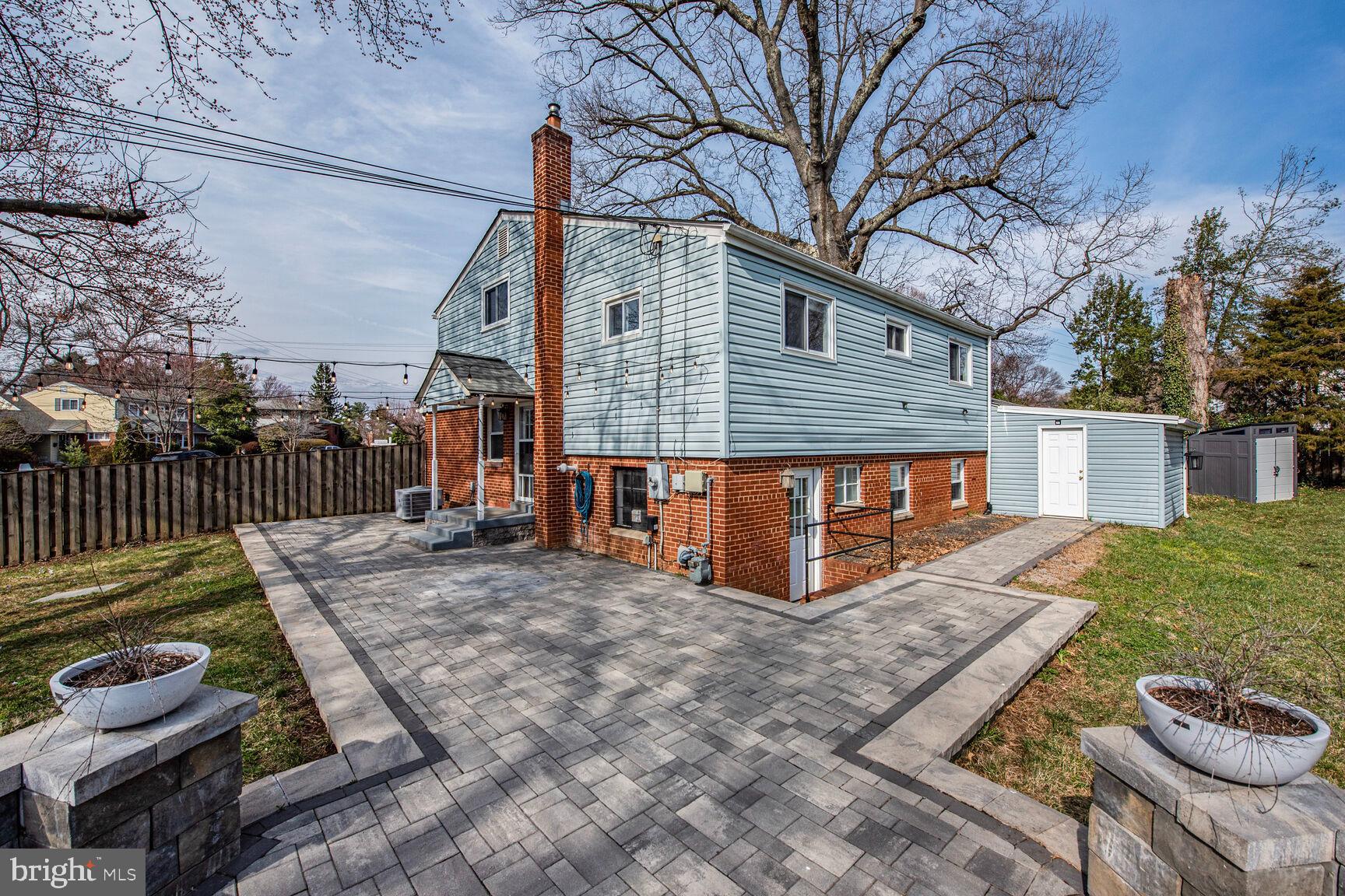 10321 Wood Road Fairfax, VA 22030 - Photo 49 of 55 Vinyl Siding