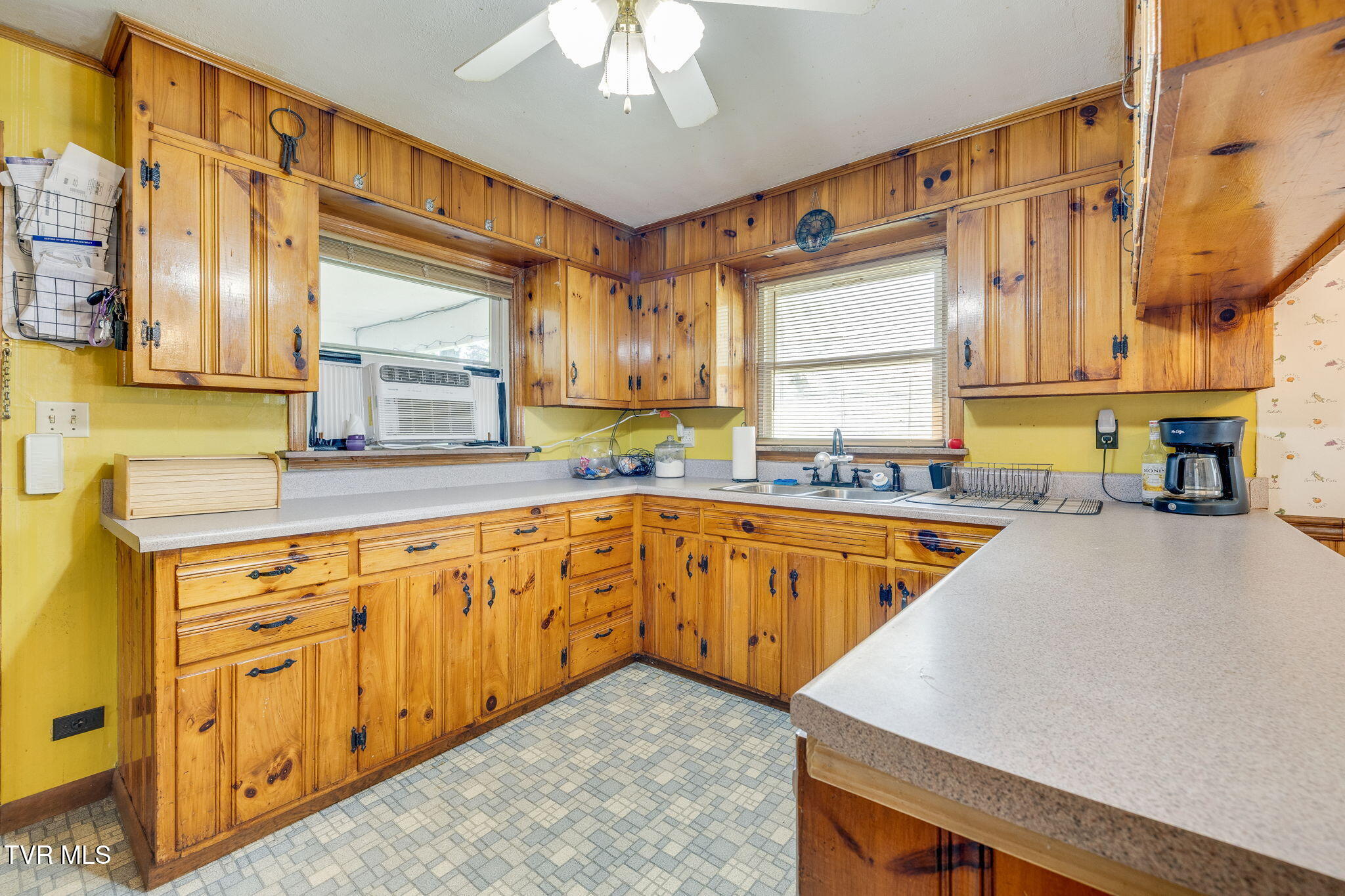 3545 Chuckey Highway Limestone, TN 37681 - Photo 12 of 30 011