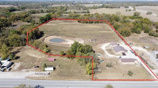 $549,000 | 2869 East 54th Highway, Deerfield, MO 64741