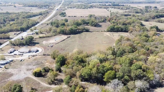 $549,000 | 2869 East 54th Highway, Deerfield, MO 64741