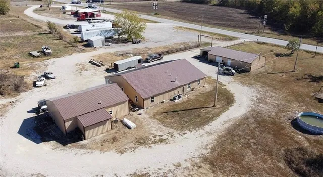$549,000 | 2869 East 54th Highway, Deerfield, MO 64741