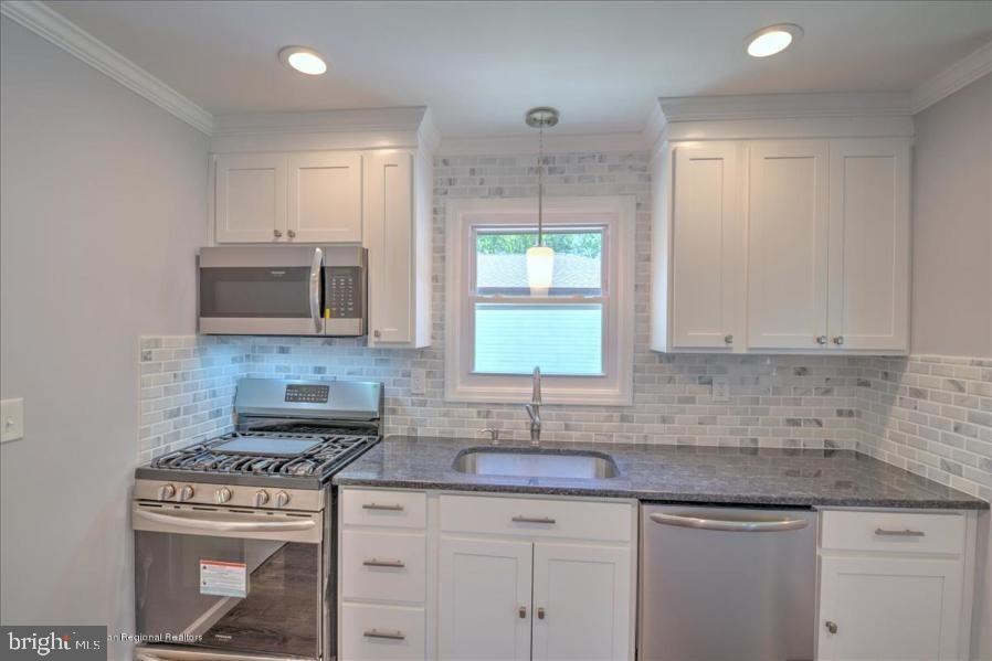 541 Lloyd Road Toms River, NJ 08753 - Photo 11 of 22 Gallery Image 11