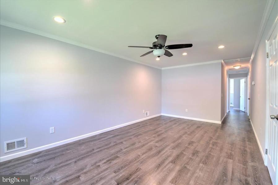 541 Lloyd Road Toms River, NJ 08753 - Photo 3 of 22 Gallery Image 3