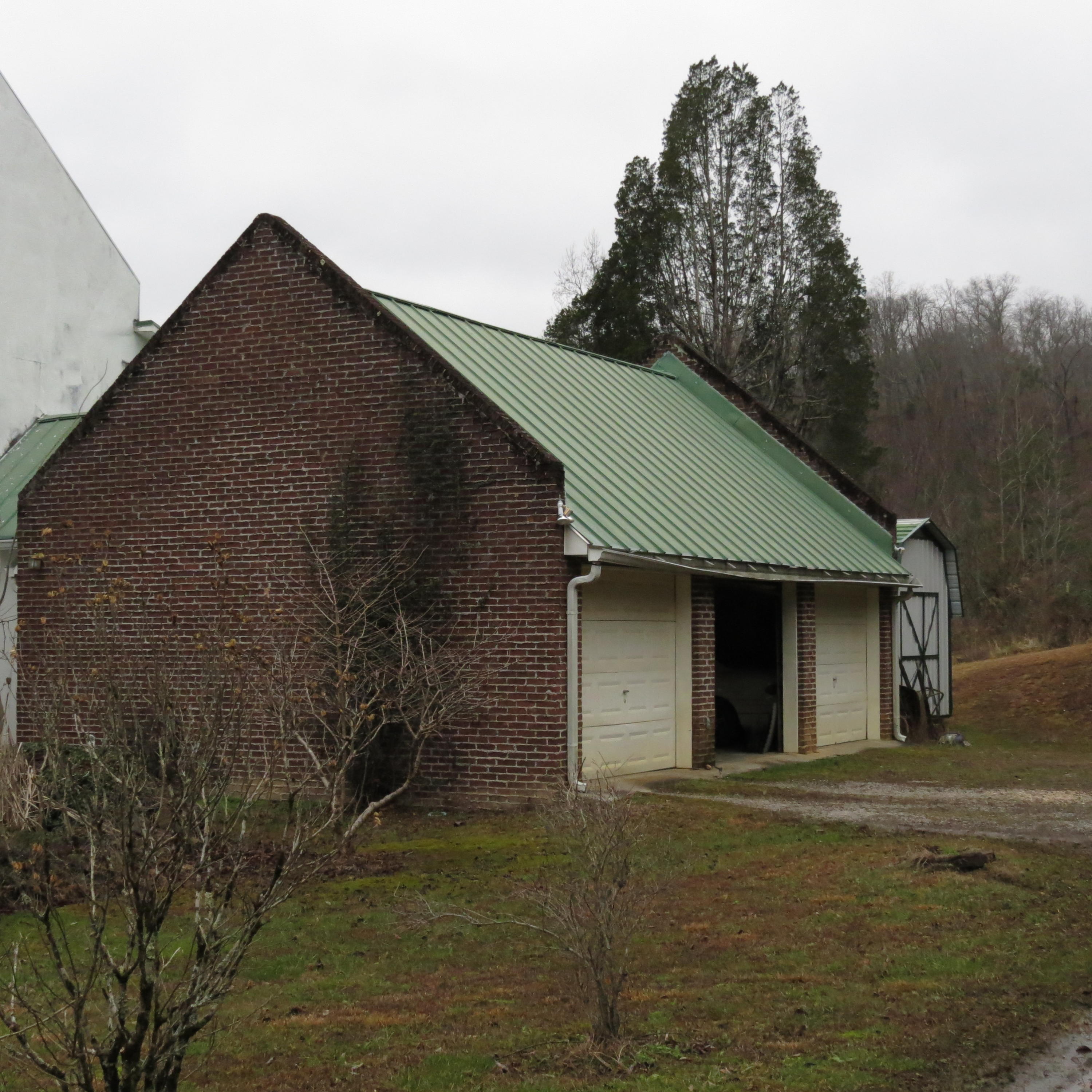 382 Cedar Ridge Road Coalfield, TN 37840 - Photo 3 of 21 IMG_0035