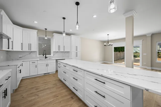 $639,000 | 23612 North Field Road, Lake Zurich, IL 60047