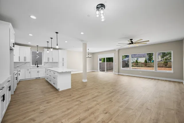 $639,000 | 23612 North Field Road, Lake Zurich, IL 60047