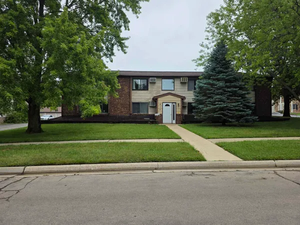 $66,900 | 817 Cheshire Court, Freeport, IL 61032