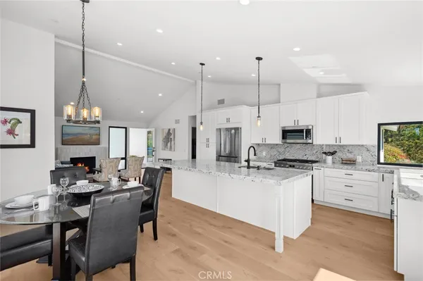 $2,495,000 | 990 Meadowlark Drive, Laguna Beach, CA 92651